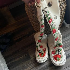 Vintage Taos beaded mocasines